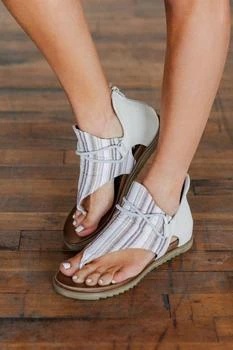Very G | Dakota Sandal In Cream,商家Premium Outlets,价格¥281