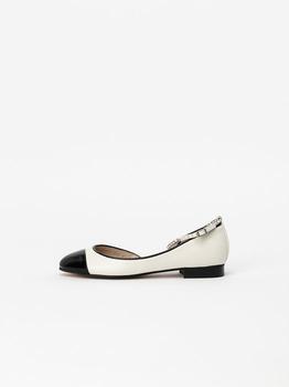 Aity Side-cut Strap Shoes in Pure White with Black product img