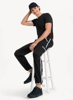 商品DKNY | Reflective Seams Track Pant,商家DKNY,价格¥258图片