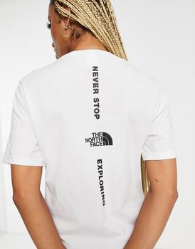 The North Face | The North Face Vertical logo boyfriend fit t-shirt in white Exclusive at ASOS商品图片,7.5折×额外9.5折, 额外九五折