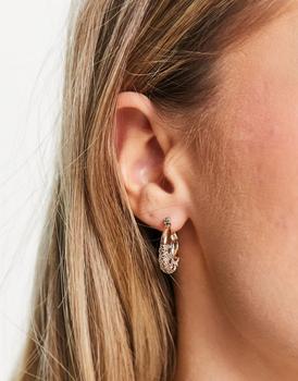 商品Liars & Lovers | Liars & Lovers chunky textured hoop earrings in gold tone,商家ASOS,价格¥90图片