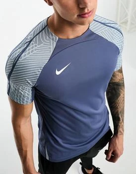 推荐Nike Football Strike Dri-Fit T-shirt in blue商品