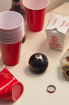 商品Urban Outfitters | Pool Ball Bottle Opener,商家Urban Outfitters,价格¥92图片
