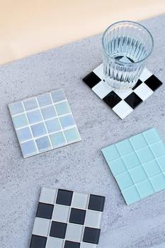 商品Subtle Art Studios | Subtle Art Studios Seashell Tile Coaster,商家Urban Outfitters,价格¥115图片
