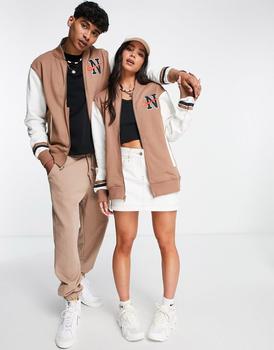 推荐Nike unisex retro collegiate varsity jacket in archaeo brown商品