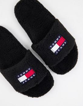 Tommy Hilfiger | Tommy Jeans flag logo furry sliders in black商品图片,8折