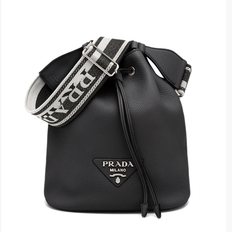 Prada | 【预售3-7天】PRADA/普拉达 22春夏新款Flou系列 女士黑色皮革银扣单肩斜跨手提抽绳水桶包1BE060_2DKV_F0002_V_3OO商品图片,8折, 包邮包税