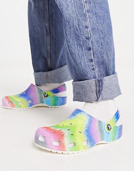 推荐Crocs classic clogs in spray dye商品