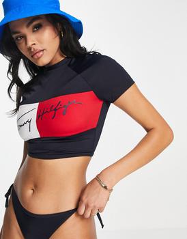 推荐Tommy Hilfiger cropped rashguard top in multi商品