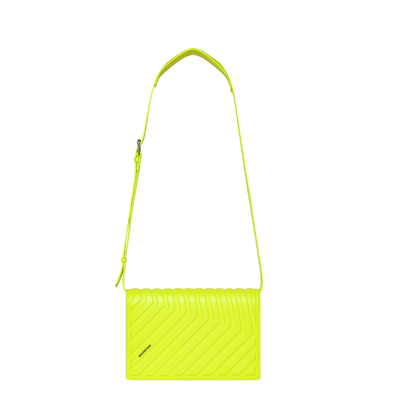 gancini单肩包, Balenciaga | Balenciaga/巴黎世家 CAR系列 男士荧光黄色粒面牛皮革条纹印花单肩斜挎翻盖包6794652104H7206商品图片 7.6折×额外9.5折, 包邮包税, 额外九五折