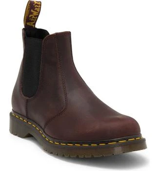 推荐Waxed Leather Lug Sole Chelsea Boot商品