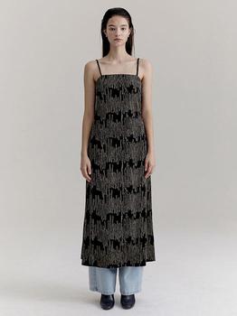 商品ONNE | ZigZag Velvet Slip Dress (Black),商家W Concept,价格¥1694图片