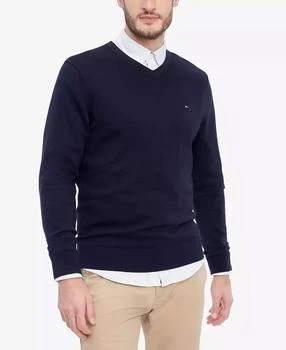 Tommy Hilfiger | Men's Essential Solid V-Neck Sweater,商家Macy's,价格¥272