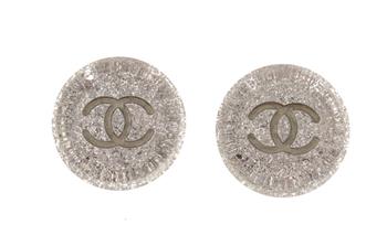 [二手商品] Chanel | Chanel Silver-tone Crystal Resin CC Round Clip-on Earrings商品图片,