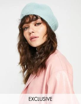 推荐Reclaimed Vintage inspired fluffy beret in light blue商品