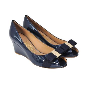 牛皮菲拉格慕皮带, Salvatore Ferragamo | SALVATORE FERRAGAMO 女士深蓝色牛皮蝴蝶结鱼嘴坡跟鞋 0539742商品图片 独家减免邮费