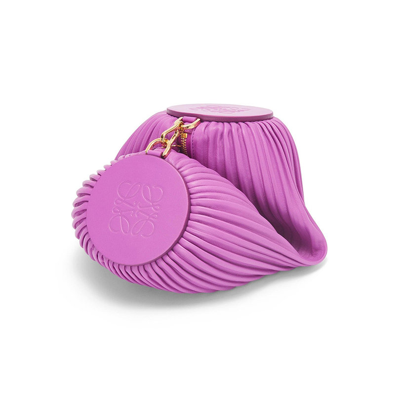 Loewe | 【预售3-7天】LOEWE/罗意威 22新款 女士亮紫色羊皮革褶皱效果拉链开合两端同色徽标压纹手拿包手腕包单肩手提包A912P84X08-6450商品图片,7.9折×额外9.5折, 包邮包税, 额外九五折