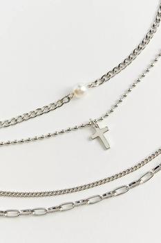 商品Urban Outfitters | Pearl & Cross Layering Necklace Set,商家Urban Outfitters,价格¥149图片