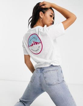 Columbia | Columbia Unionville back print cropped t-shirt in white  Exclusive at ASOS商品图片,