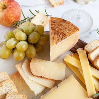 商品igourmet | Three Cheeses for Riesling Pairing Gift Box,商家Bloomingdale's,价格¥603图片