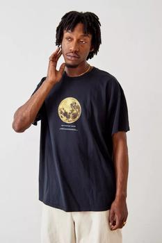 推荐UO Black Harvest Moon T-Shirt商品