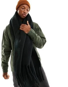 推荐ASOS DESIGN fluffy blanket scarf in black商品