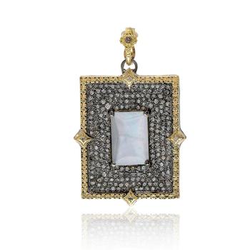 商品Armenta Old World 18K Yellow Gold And Sterling Silver Diamond 0.26ct. Tw. And Mother Of Pearl Pendant 17708,商家Shopworn,价格¥13133图片