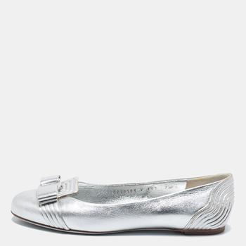 菲拉格慕芭蕾鞋, [二手商品] Salvatore Ferragamo | Salvatore Ferragamo Silver Leather Vara Bow Ballet Flats Size 38商品图片 6.2折