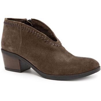 推荐Bueno Womens Chester Suede Ankle Booties商品