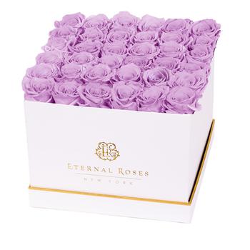 商品Eternal Roses | Lennox Grand White Gift Box,商家Lord & Taylor,价格¥3211图片