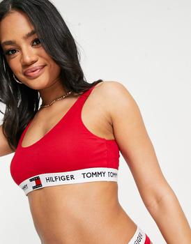 商品Tommy Hilfiger 85 logo unlined bralette in red,商家ASOS,价格¥140图片