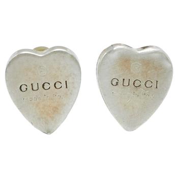 推荐Gucci Sterling Silver Heart Stud Earrings商品