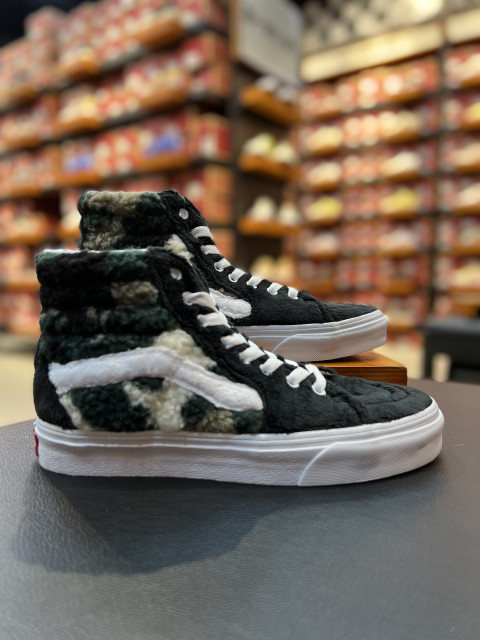 vans女鞋海淘, Vans | 【韩国直邮|包邮包税】万斯 Sk8-Hi #Sherpa #男女通用鞋 # camo/black (VN0A5JMJA58)商品图片 4.1折×额外9折, 包邮包税, 额外九折