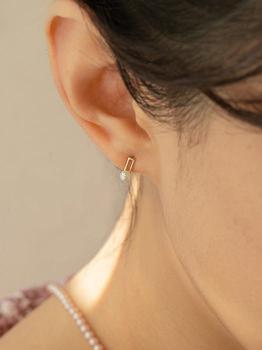 商品Primaute | Square Line Pearl Earrings (14K Gold),商家W Concept,价格¥1125图片