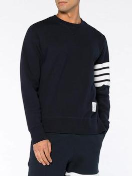 推荐THOM BROWNE MEN CLASSIC SWEATSHIRT WITH ENGINEERED 4 BAR IN CLASSIC LOOP BACK商品