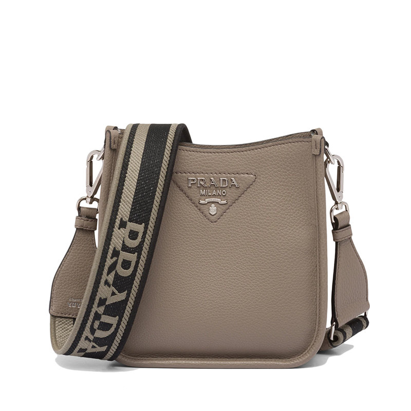 Prada | 【预售3-7天】PRADA/普拉达 22新款 女士迷你粘土灰色皮革正面金属刻字徽标单肩斜挎包1BH191_2DKV_F0572_V_3OO商品图片,8折, 包邮包税