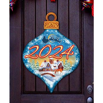 商品Designocracy | 2024 Dated Christmas Village Door Decor Wooden Wall Decor G. DeBrekht,商家Macy's,价格¥1130图片