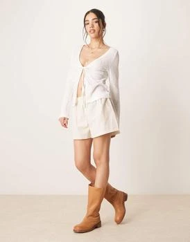 ASOS | ASOS DESIGN knit look tie front long sleeve top in cream,商家ASOS,价格¥94