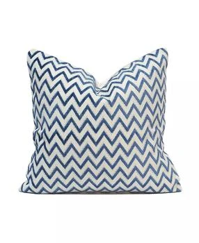 Millihome | Chevron Cut Velvet Decorative Pillow, 20" x 20",商家Macy's,价格¥257