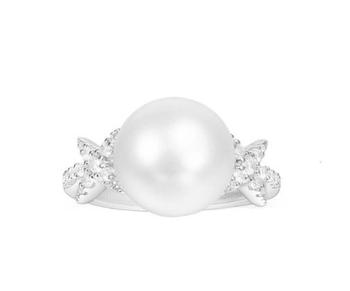 商品APM Monaco Ladies Pearl And Stars Ring - Silver图片