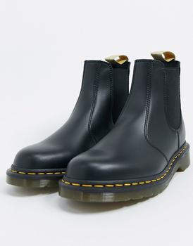 推荐Dr Martens 2976 vegan chelsea boots in black商品