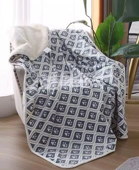 Happycare Textiles | Advanced Water Resistant Pets Print Comfort Throw, 50" x 60",商家Macy's,价格¥173