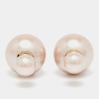 推荐Dior Tribales Champagne Faux Pearl Gold Tone Stud Earrings商品