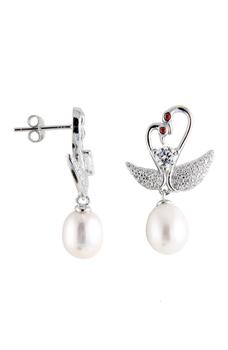 Splendid Pearls | Stone Detail Double Swan Freshwater 7-7.5mm Pearl Drop Earrings商品图片,