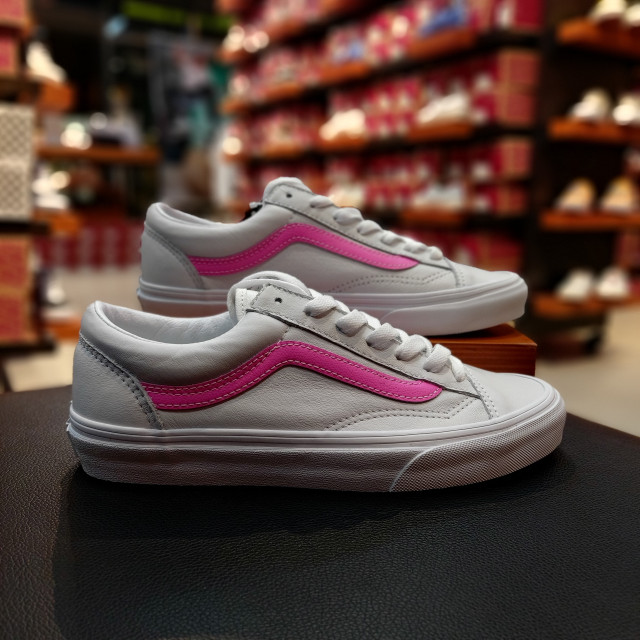 vans女鞋海淘, Vans | 【韩国直邮|包邮包税】万斯 Style 36 #Leather Pop #男女通用鞋 #sugar plum/true white (VN0A54F6A6B)商品图片 5折×额外9折, 包邮包税, 额外九折