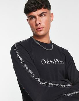 推荐Calvin Klein Performance chest logo sweatshirt in black商品