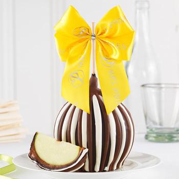 商品Mrs Prindables | Triple Chocolate Jumbo Caramel Apple,商家Bloomingdale's,价格¥241图片