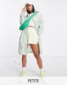 商品Brave Soul Petite | Brave Soul Petite julia rain mac in green,商家ASOS,价格¥91图片