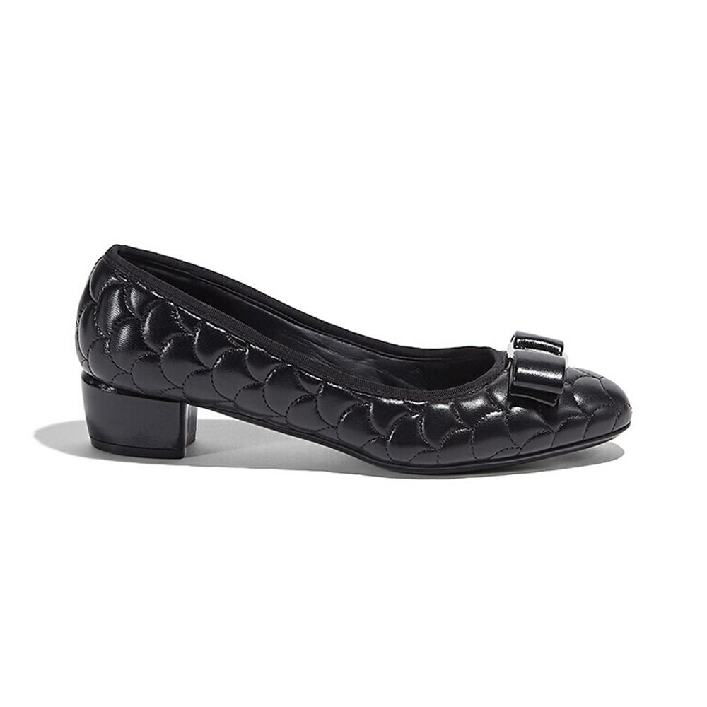 菲拉格慕女鞋板鞋, Salvatore Ferragamo | SALVATORE FERRAGAMO 女士黑色羊皮鱼鳞压花饰有蝴蝶结中跟鞋 0726002商品图片 独家减免邮费