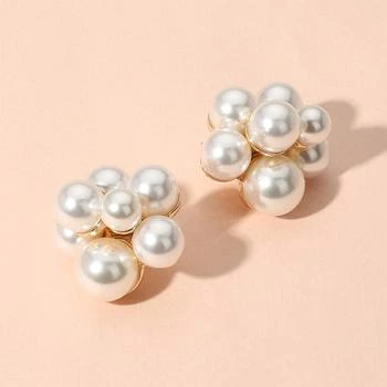 FASHNZFAB | Pearl Cluster Earrings - Cream,商家Premium Outlets,价格¥154